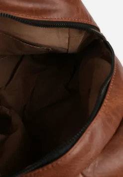 Brązowy Plecak z Dodatkowymi Kieszonkami Zdobiony Naszywką z Misiem Leanelisea