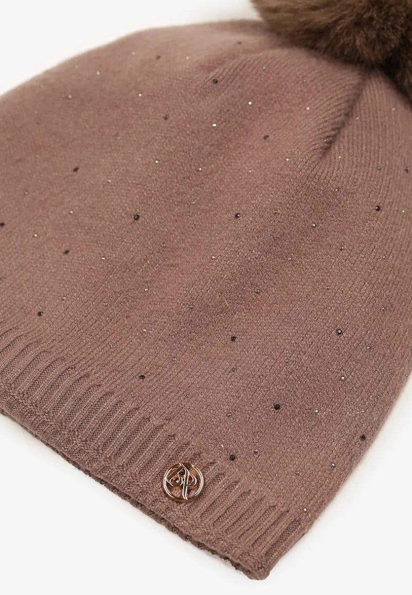 Ciemnobeżowa Czapka z Wiskozą z Futrzanym Pomponem i Cyrkoniowym Zdobieniem Jackitha