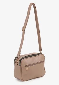 Ciemnobeżowa Pikowana Torebka Typu Listonoszka z Ozdobną Metalową Aplikacją Virida