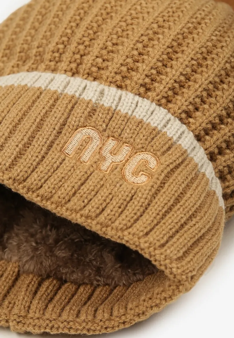 Ciemnobeżowa Prążkowana Czapka z Pomponem Edavira