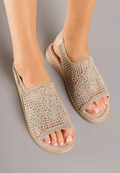 Ciemnobeżowe Ażurowe Sandały Ozdobione Plecionką Aluine