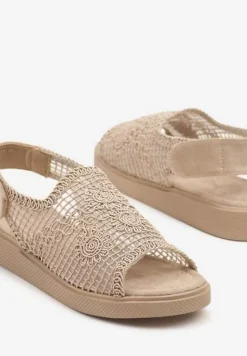 Ciemnobeżowe Ażurowe Sandały Ozdobione Plecionką Aluine