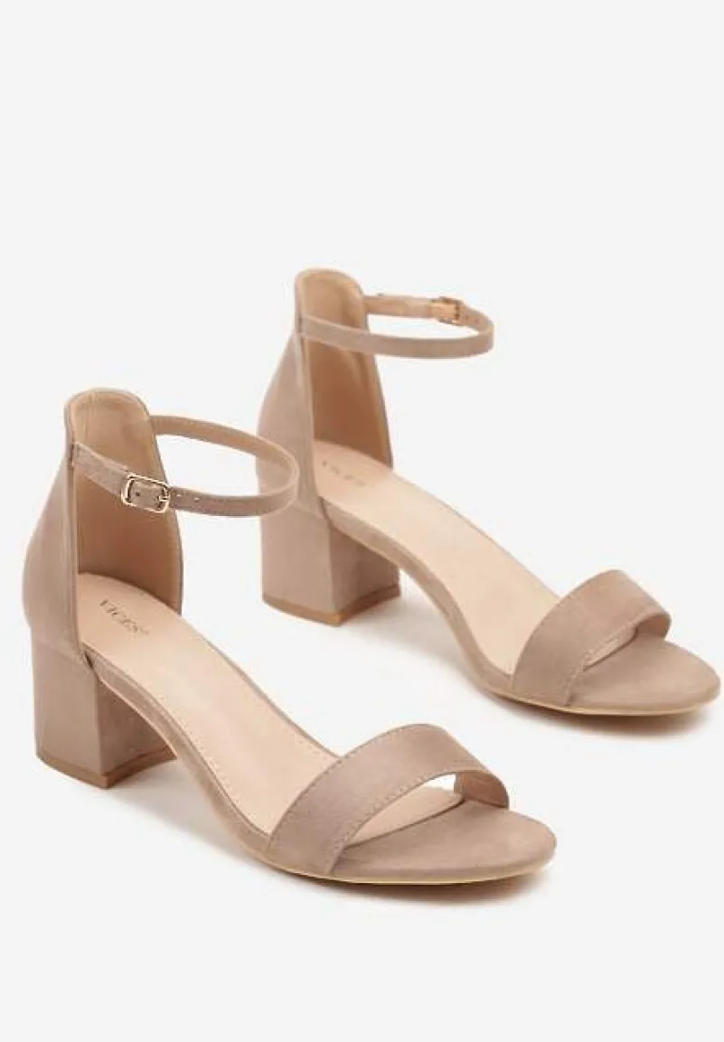 Ciemnobeżowe Basicowe Sandały na Słupku Vices z Paskiem Wokół Kostki Varhira