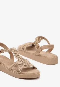 Ciemnobeżowe Klasyczne Sandały na Płaskiej Podeszwie z Ażurowym Zdobieniem i Zapięciem przy Kostce Moonque