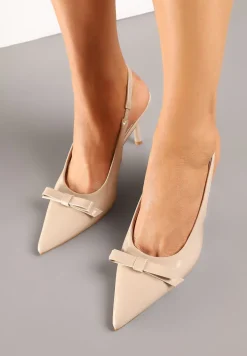 Ciemnobeżowe Lakierowane Sandały Szpilki Vices Typu Slingback z Kokardą Dorozia