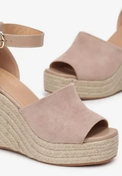 Ciemnobeżowe Plecione Sandały na Koturnie i Platformie Fimieshe