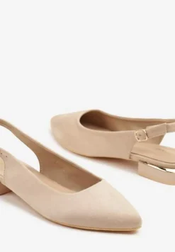 Ciemnobeżowe Sandały Vices z Odkrytą Piętą i Szpiczastym Noskiem Zdobione Aplikacją Edithania