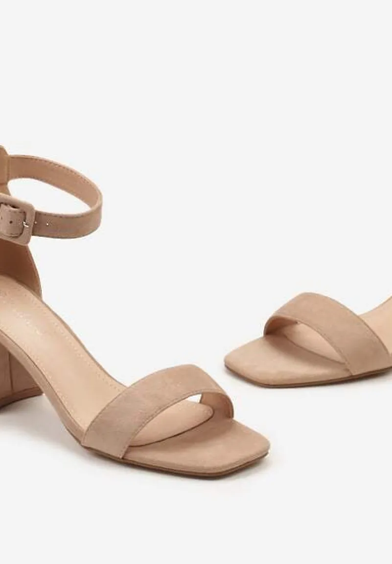 Ciemnobeżowe Sandały Vices z Kwadratowym Noskiem na Obcasie Zapinane przy Kostce Rhiania
