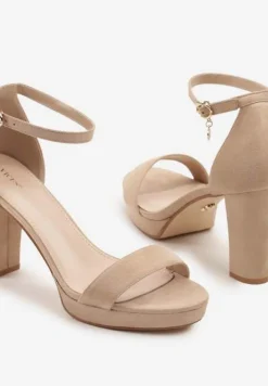 Ciemnobeżowe Sandały Vices na Słupkowym Obcasie z Paskiem Wokół Kostki Maritira