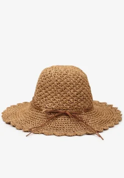 Ciemnobeżowy Casualowy Kapelusz z Dekoracyjnym Rondem i Rzemykiem Kiati