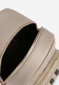 Ciemnobeżowy Casualowy Plecak z Tłoczonym Wzorem i Regulowanymi Odpinanymi Paskami Nelarose