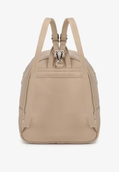 Ciemnobeżowy Mały Plecak z Kieszonką i Metaliczną Ozdobą na Szelkach z Regulacją Ravasindra