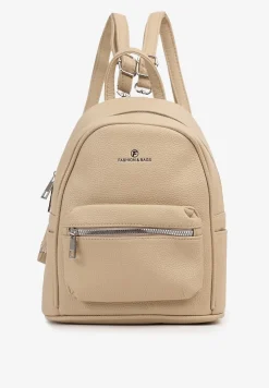 Ciemnobeżowy Mały Plecak z Kieszonką na Suwak i Ozdobnymi Napisami Iottasa