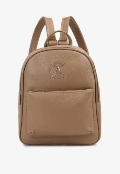 Ciemnobeżowy Mały Plecak z Regulowanymi Szelkami Zdobiony Metalowym Detalem Labilia