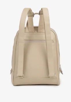 Ciemnobeżowy Plecak o Trapezowym Kształcie Zdobiony Przeszyciem Polzedi