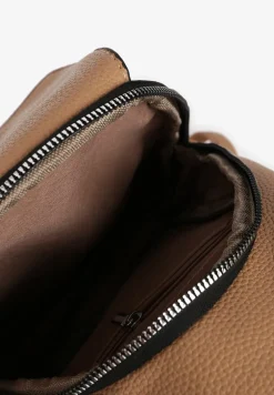Ciemnobeżowy Plecak z Dwoma Komorami Ozdobiony Klapą Nanovela