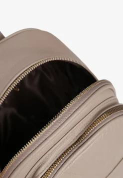 Ciemnobeżowy Plecak z Regulowanymi Odpinanymi Paskami Ozdobiony Kieszonką z Klapą Nelope