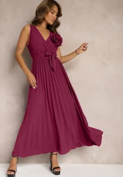 Ciemnofioletowa Koktajlowa Sukienka Plisowana z Kwiatową Broszką Paskiem i Gumką w Talii Viknna