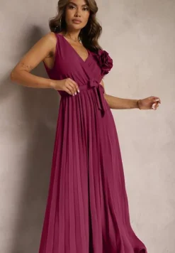 Ciemnofioletowa Koktajlowa Sukienka Plisowana z Kwiatową Broszką Paskiem i Gumką w Talii Viknna