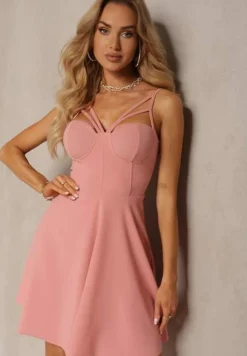 Ciemnoróżowa Sukienka o Rozkloszowanym Kroju z Usztywnianymi Miseczkami i Ozdobnymi Ramiączkami Clemdia