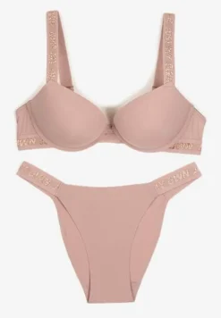 Ciemnoróżowy Komplet Ozdobiony Napisami z Biustonoszem z Efektem Push-Up i Majtkami Bralicia