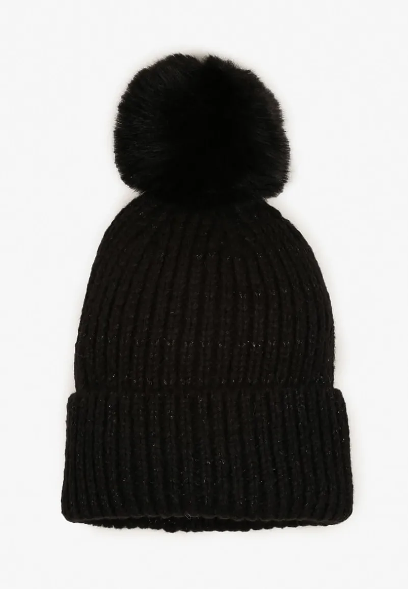 Czarna Czapka Ozdobiona Pomponem Seandoriel