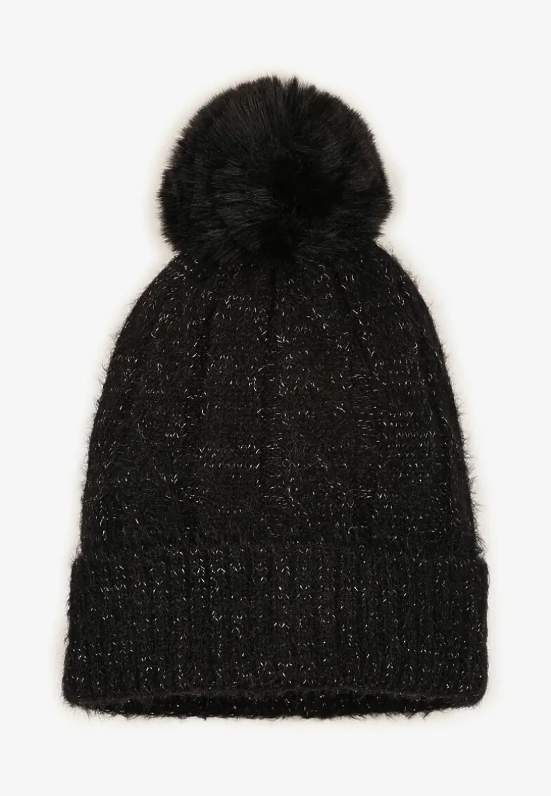 Czarna Czapka Zdobiona Warkoczowym Splotem i Pomponem Etarinna