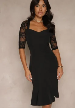 Czarna Dopasowana Sukienka Vices o Asymetrycznym Fasonie Zdobiona Koronką Natileira