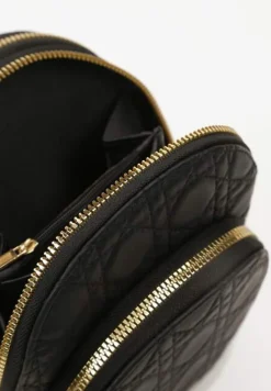 Czarna Dwukomorowa Torebka Mała z Ozdobnym Pikowaniem Na Ramię Fujina