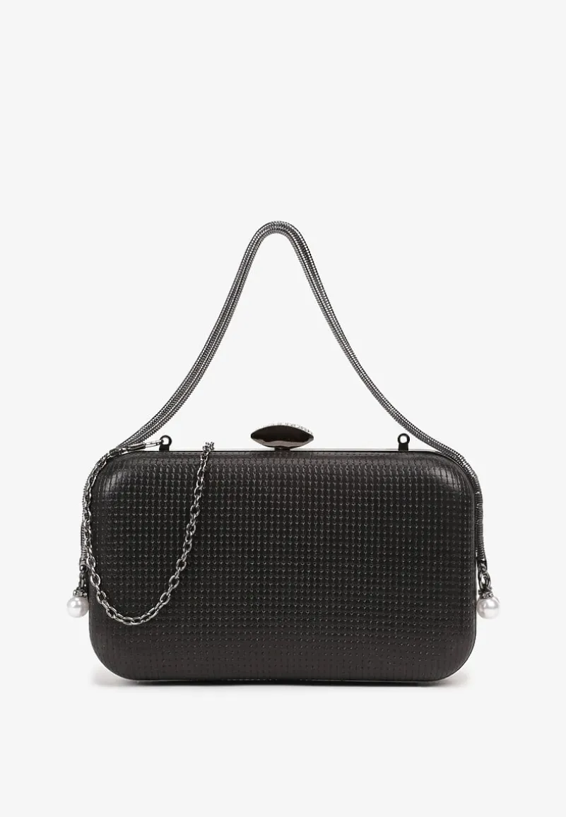 Czarna Mała Torebka Kopertówka na Ramię z Łańcuszkiem Rączką i Perełkami Nellissa
