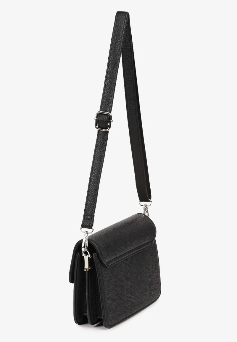 Czarna Mała Torebka Listonoszka w Klasycznym Stylu Izrena