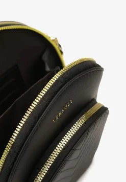 Czarna Mała Torebka Pikowana na Ramię z Trzema Komorami Namella