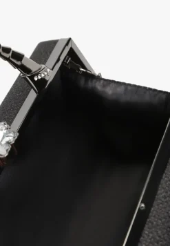 Czarna Połyskująca Torebka Kopertówka z Rączką Bronna