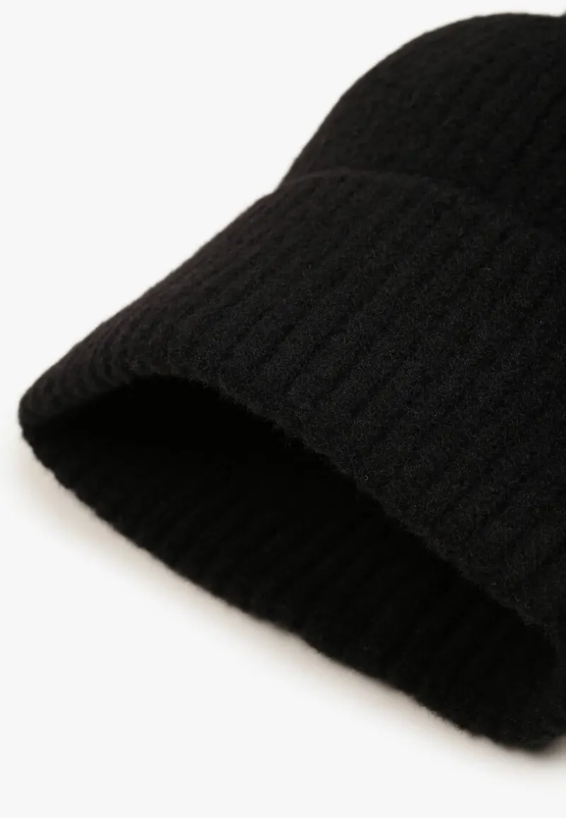 Czarna Prążkowana Czapka z Pomponem Berinia