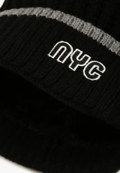 Czarna Prążkowana Czapka z Pomponem Edavira