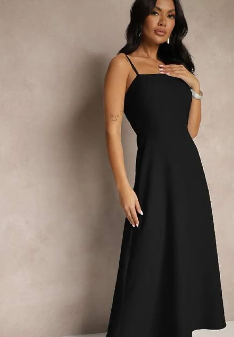 Czarna Rozkloszowana Sukienka na Ramiączkach z Wywiniętym Dekoltem Jenavitia