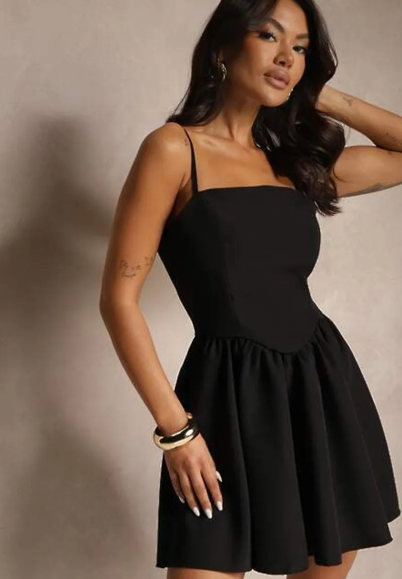 Czarna Rozkloszowana Sukienka z Gorsetową Górą na Ramiączkach Leannith