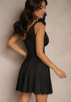 Czarna Rozkloszowana Sukienka Satynowa na Jedno Ramię z Kwiatem 3D Olerriva