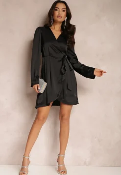 Czarna Satynowa Sukienka Kopertowa Vinc