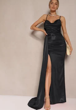 Czarna Satynowa Sukienka Taliowana z Rozcięciem na Boku Ozdobnym Trenem i Marszczeniami Lisarosea