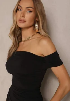 Czarna Sukienka Bodycon z Górą Open Shoulder i Marszczeniem Tosivea