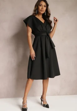 Czarna Sukienka Midi z Kopertowym Dekoltem o Rozkloszowanym Fasonie Tenero