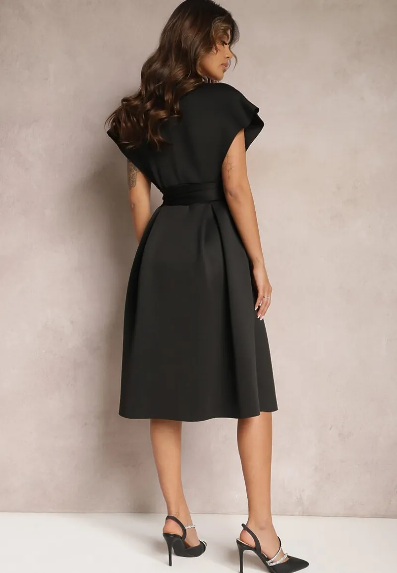 Czarna Sukienka Midi z Kopertowym Dekoltem o Rozkloszowanym Fasonie Tenero