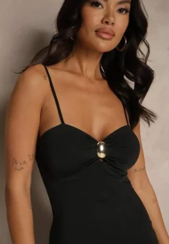 Czarna Sukienka na Ramiączkach z Wiskozą z Siateczkowym Zdobieniem Savorielle