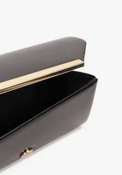 Czarna Torebka Kopertówka z Klapą na Magnes z Imitacji Skóry Amiza