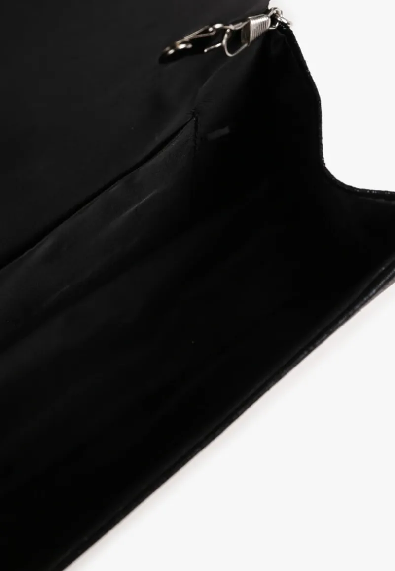 Czarna Torebka Kopertówka z Łańcuszkiem i Rączką Zapinana na Zatrzask Ozdobiona Cyrkoniami Uvatia