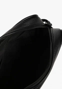 Czarna Torebka Listonoszka z Metalicznym Napisem Nilofae