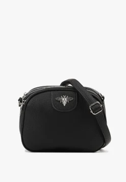 Czarna Torebka Ozdobiona Metaliczną Aplikacją Nanowena