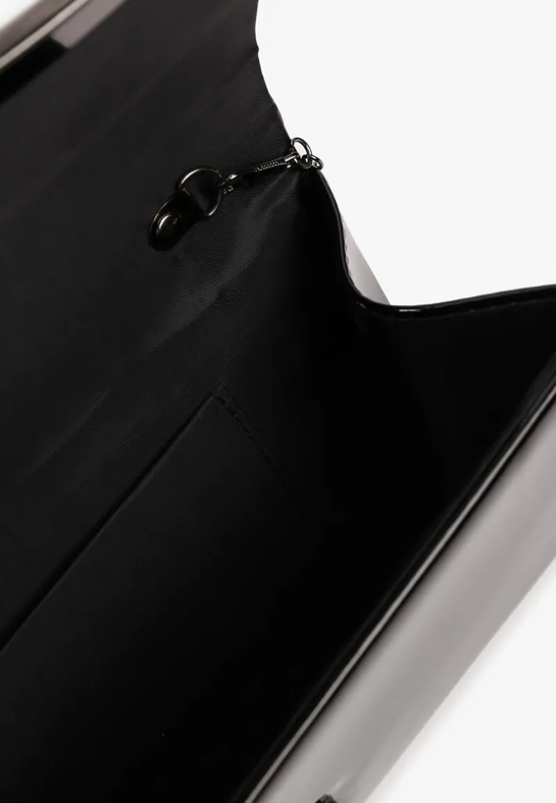 Czarna Torebka Typu Kopertówka z Dołączonym Łańcuszkowym Paskiem Zeledi