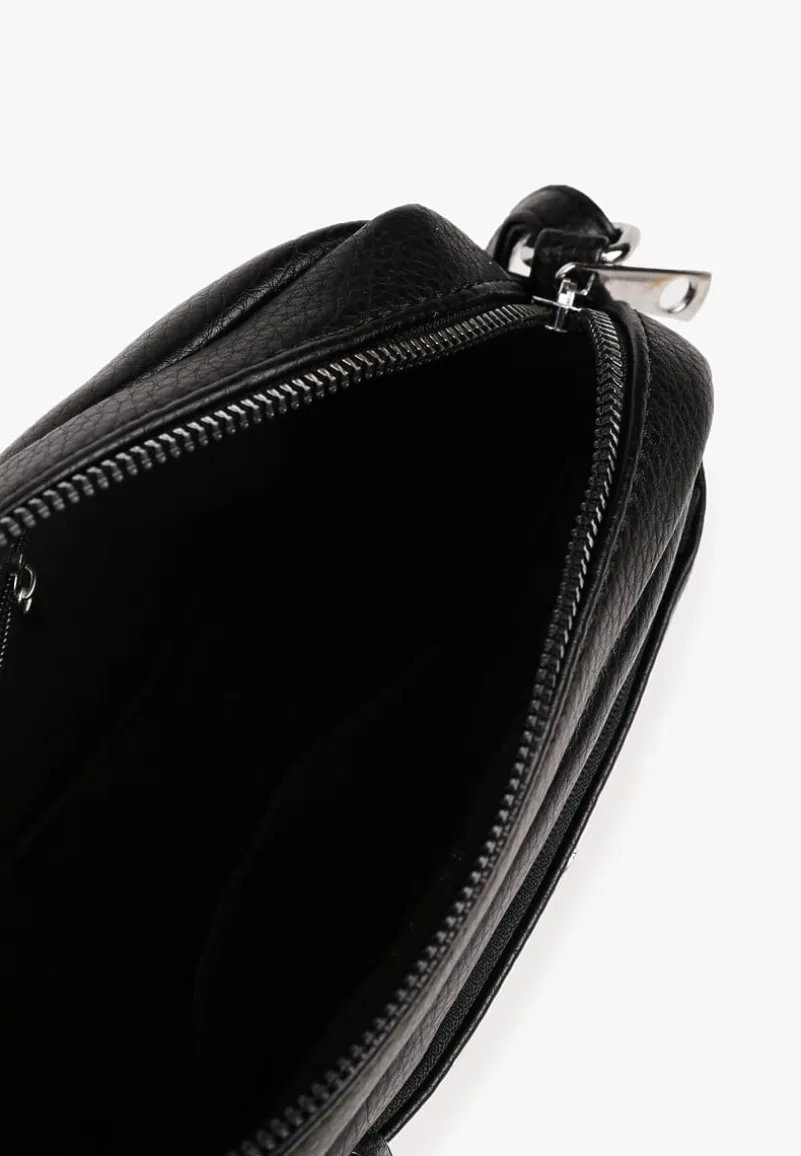 Czarna Torebka Typu Listonoszka z Suwakiem i Metalicznym Zdobieniem Silenaia